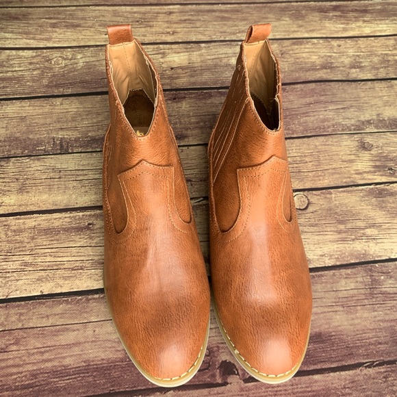 Universal Thread Georgia Boots Cognac Brown 6.5W - Picture 2 of 8